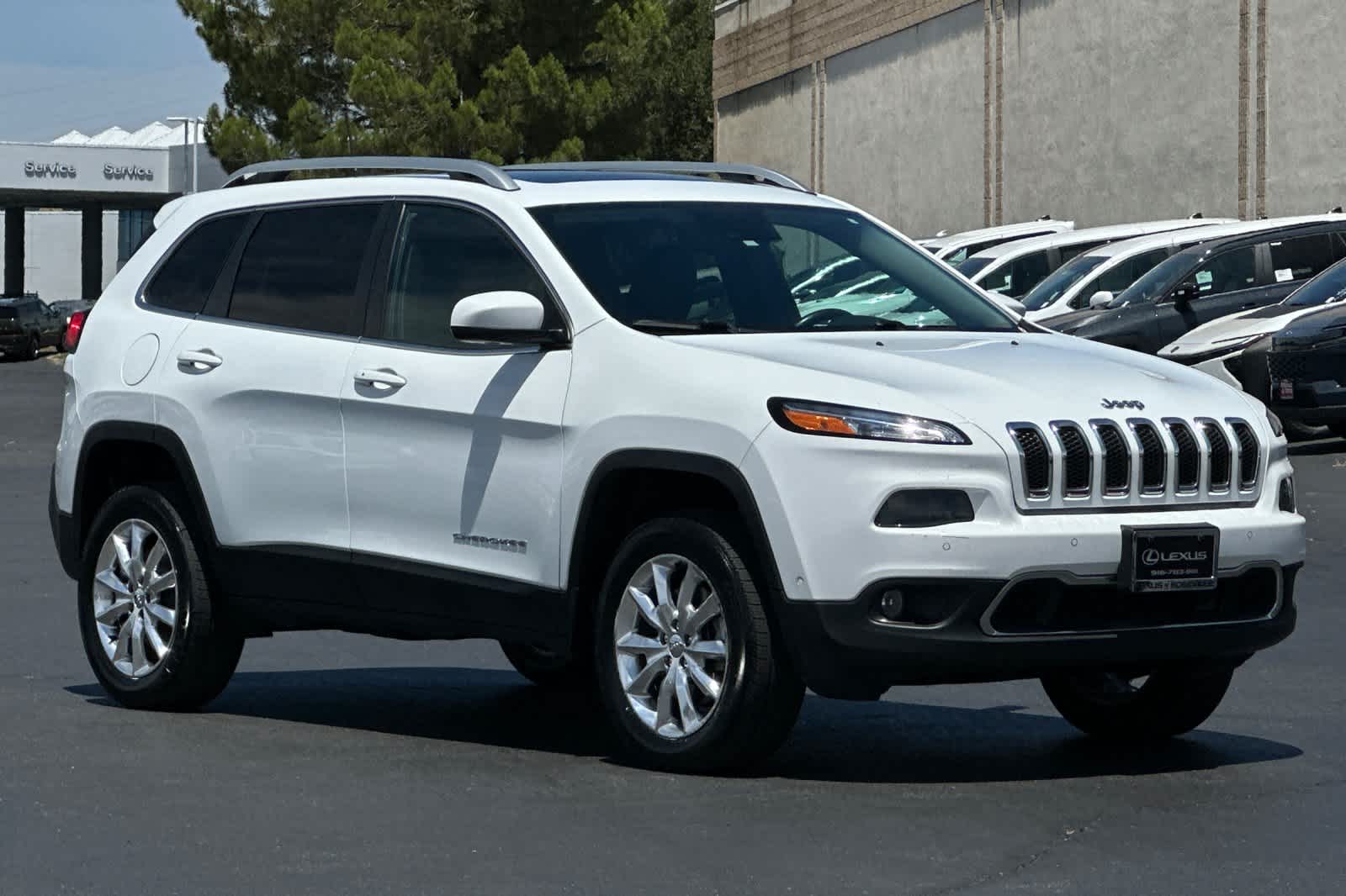 Thumbnail: 2016 Jeep Cherokee - 4