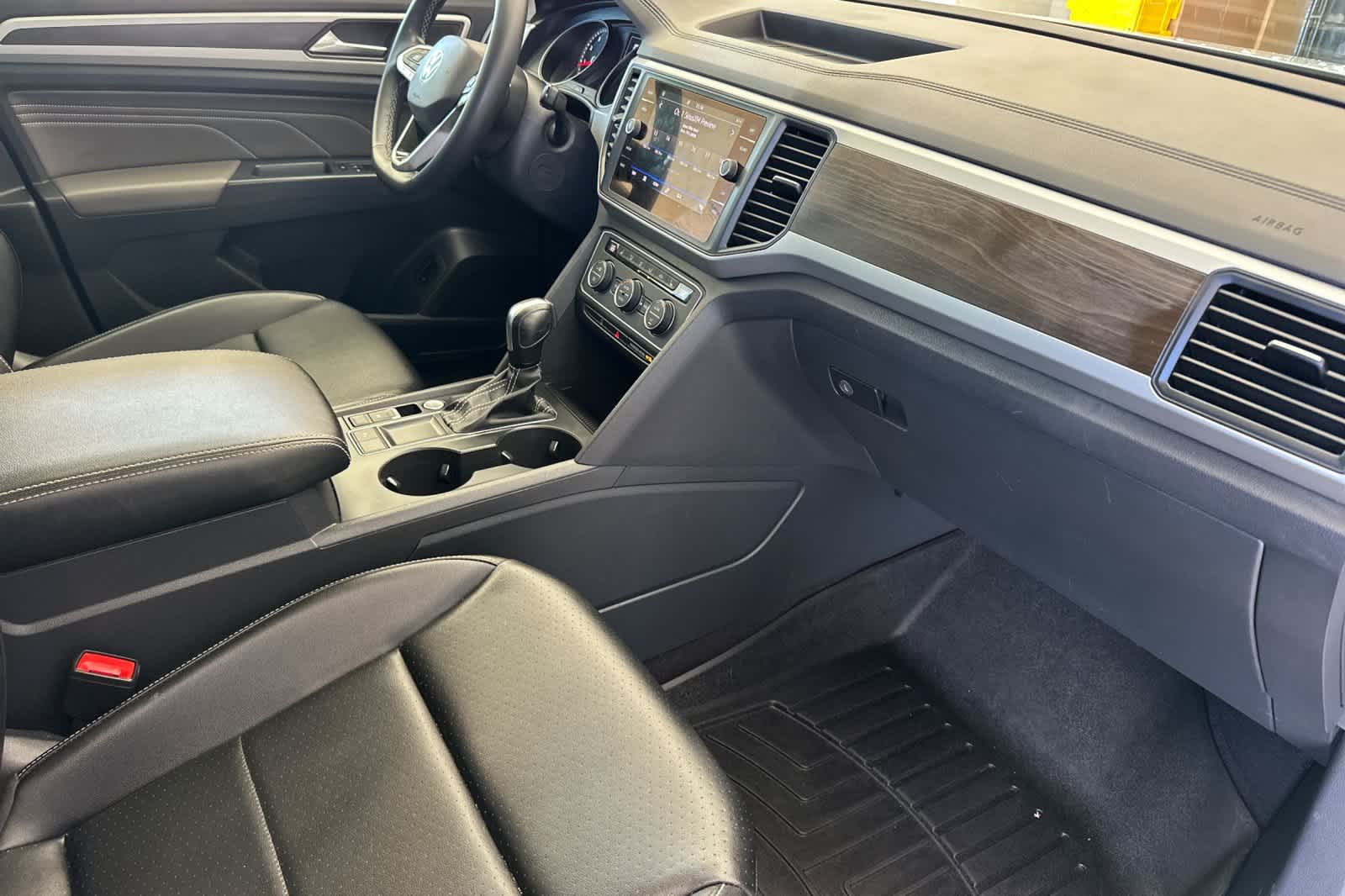 Thumbnail: 2021 Volkswagen Atlas - 18