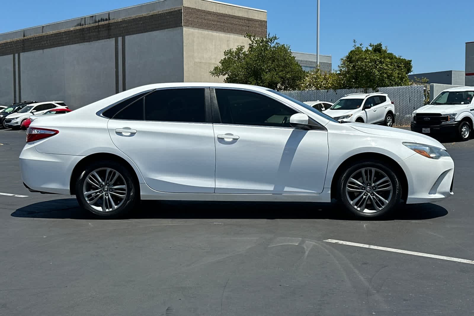 Thumbnail: 2016 Toyota Camry - 6