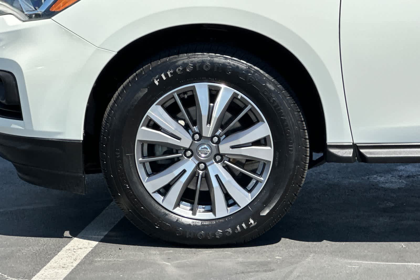 Thumbnail: 2020 Nissan Pathfinder - 33