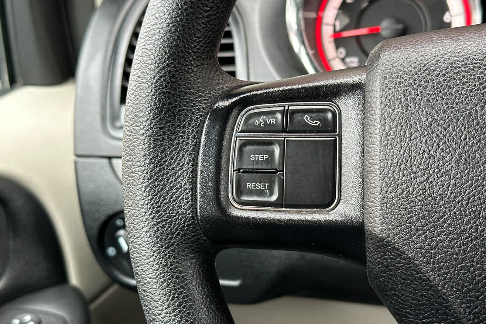 Thumbnail: 2019 Dodge Grand Caravan - 25