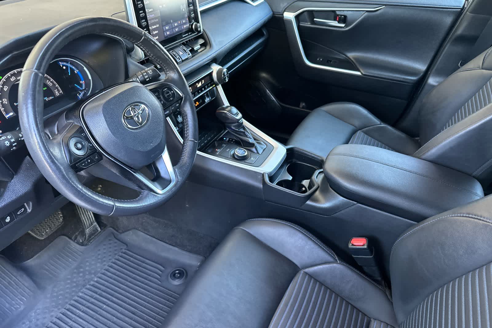 Thumbnail: 2021 Toyota RAV4 - 10