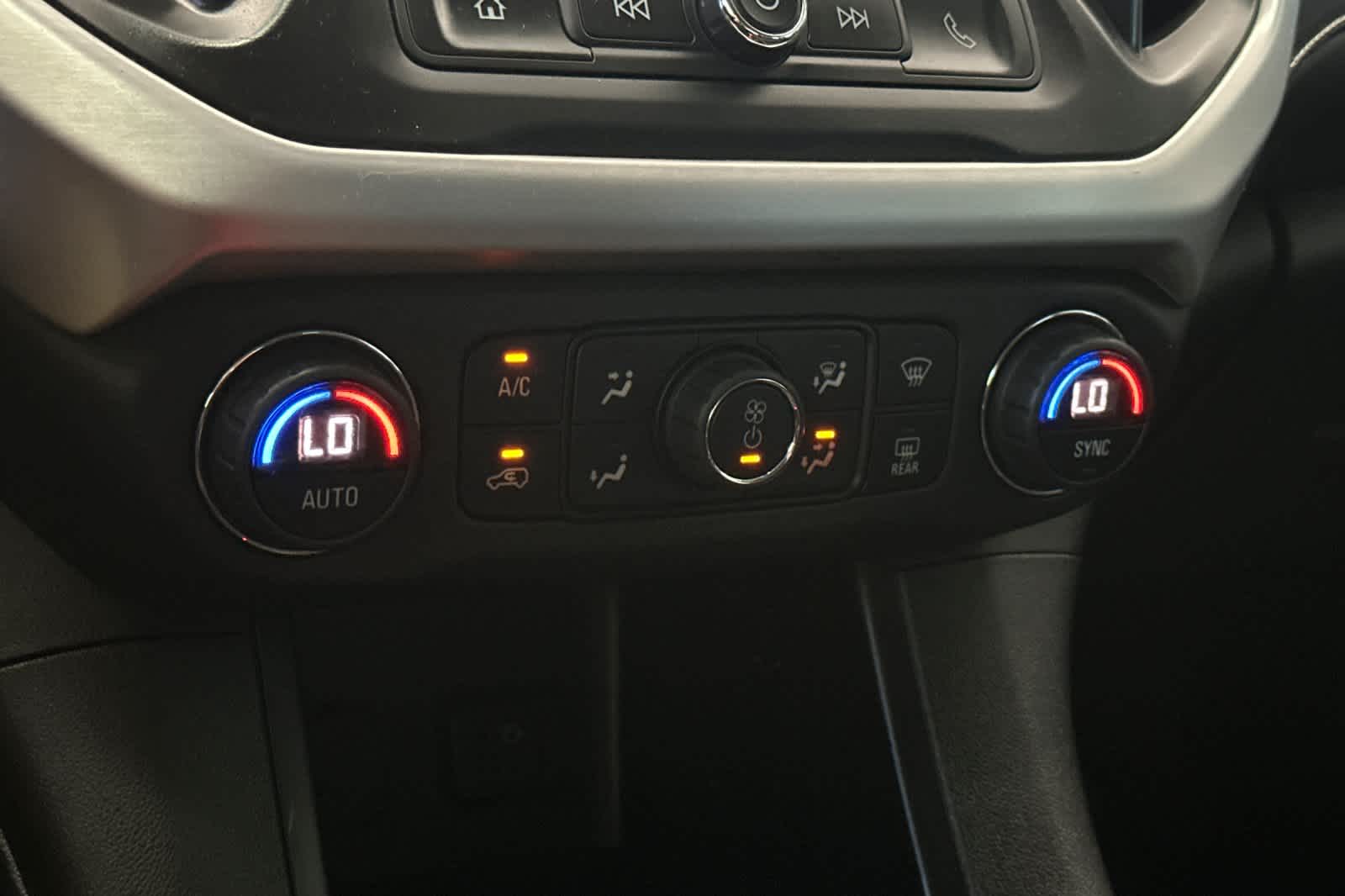 Thumbnail: 2019 GMC Acadia - 22