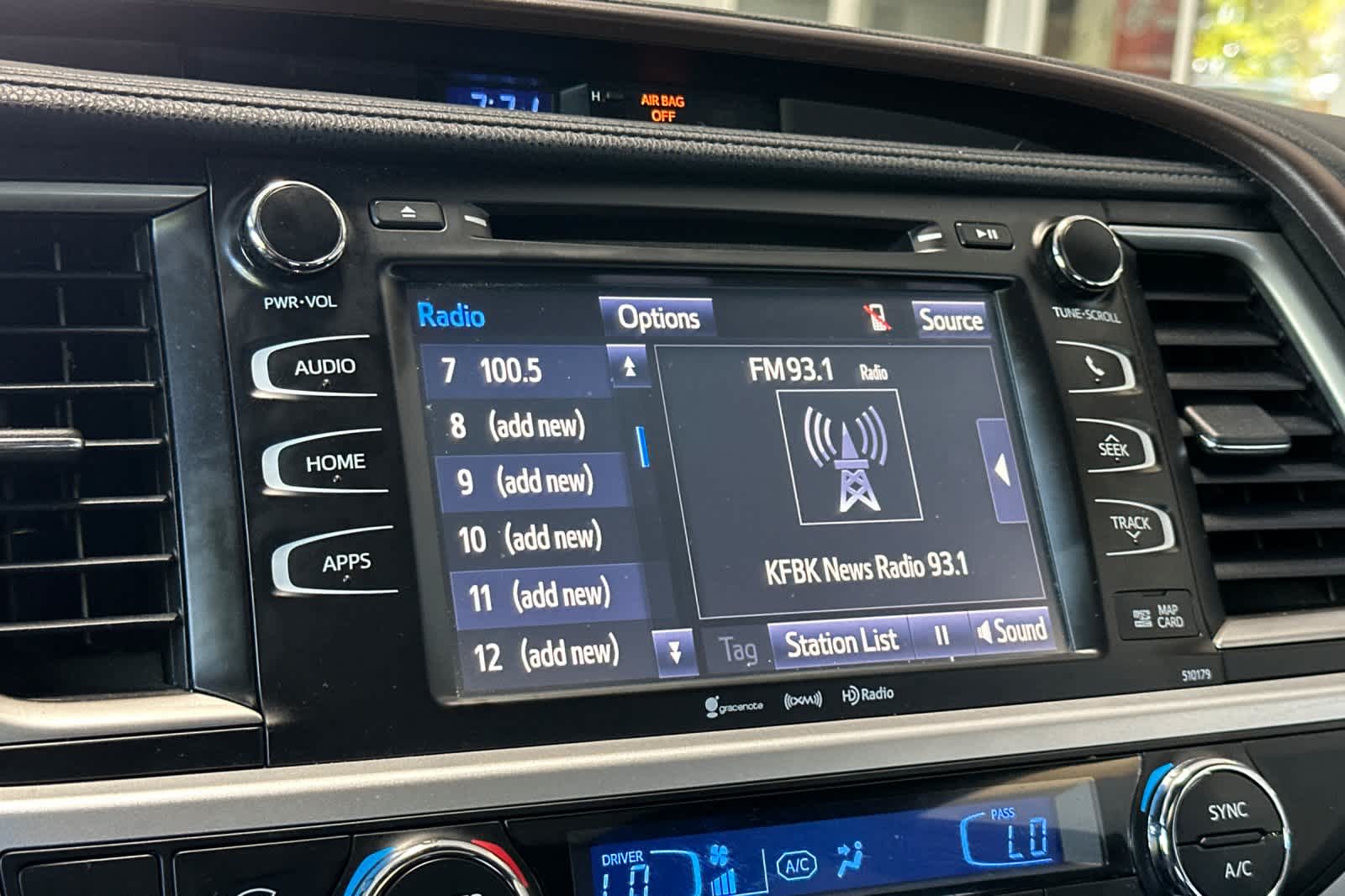 Thumbnail: 2018 Toyota Highlander - 20