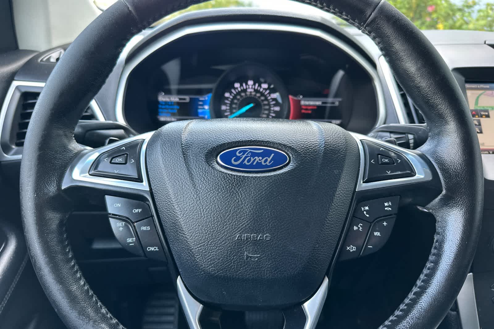 Thumbnail: 2015 Ford Edge - 26