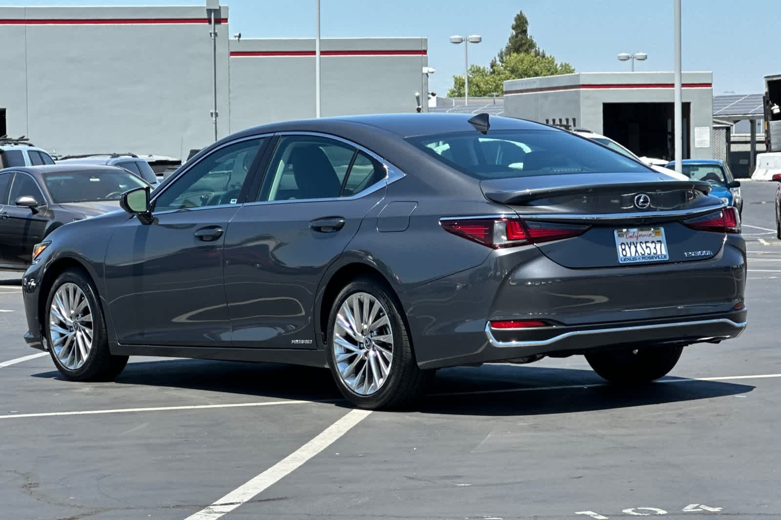 2022 Lexus ES  7