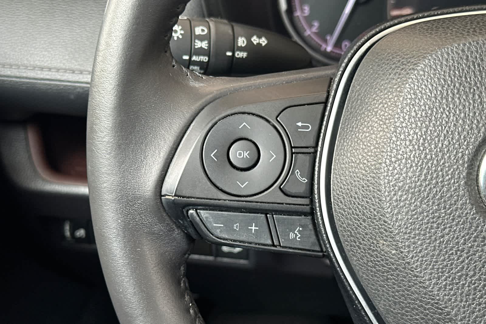 Thumbnail: 2019 Toyota RAV4 - 27