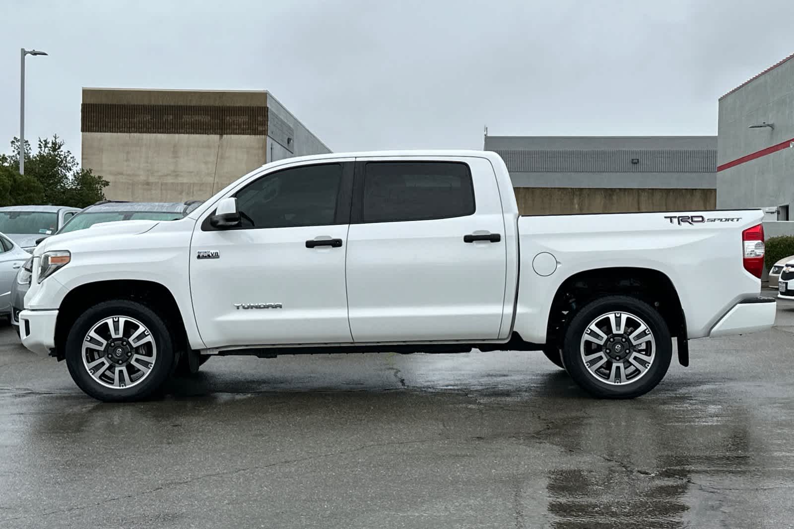 Thumbnail: 2018 Toyota Tundra - 9