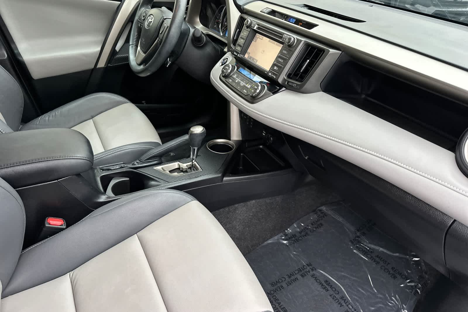 Thumbnail: 2015 Toyota RAV4 - 16