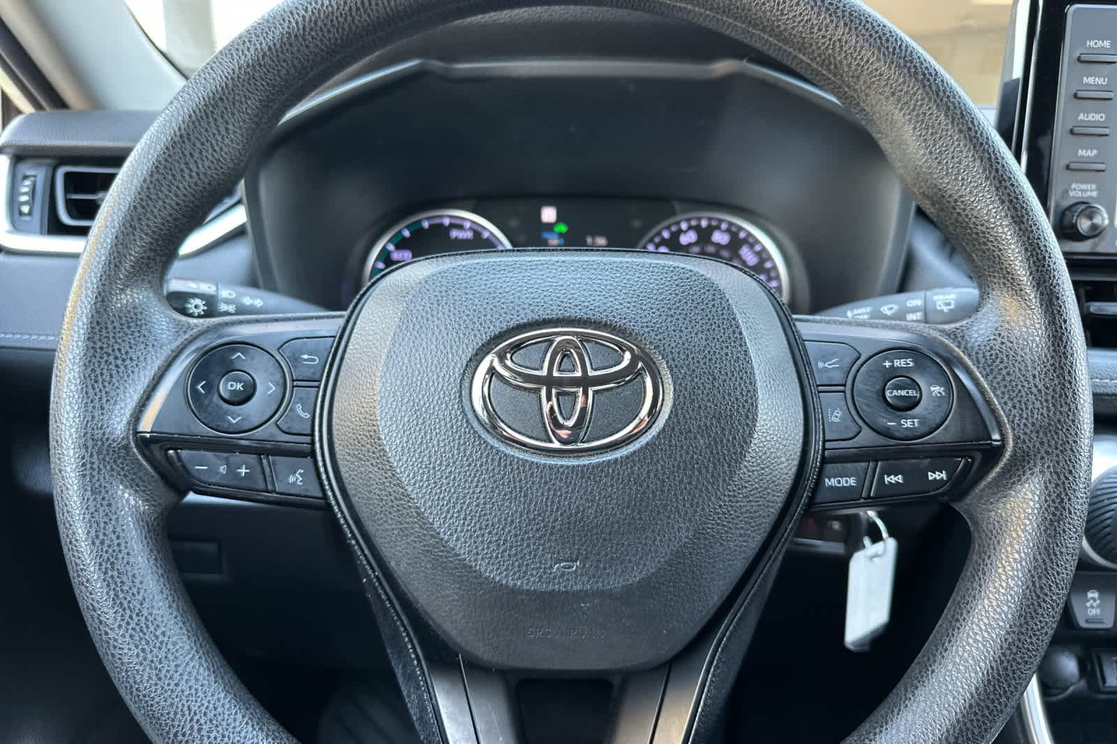 Thumbnail: 2020 Toyota RAV4 - 24