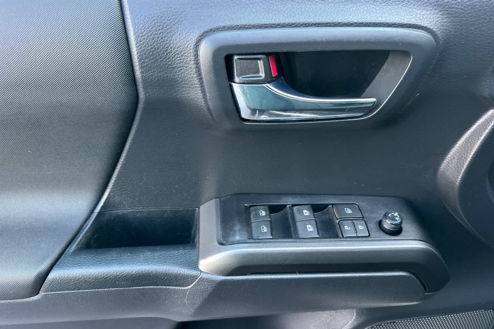 Thumbnail: 2022 Toyota Tacoma - 12