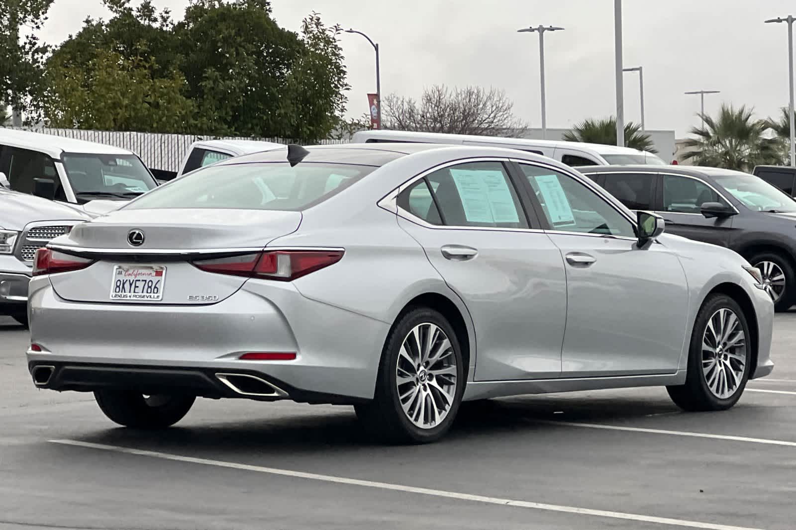 Thumbnail: 2019 Lexus ES - 2