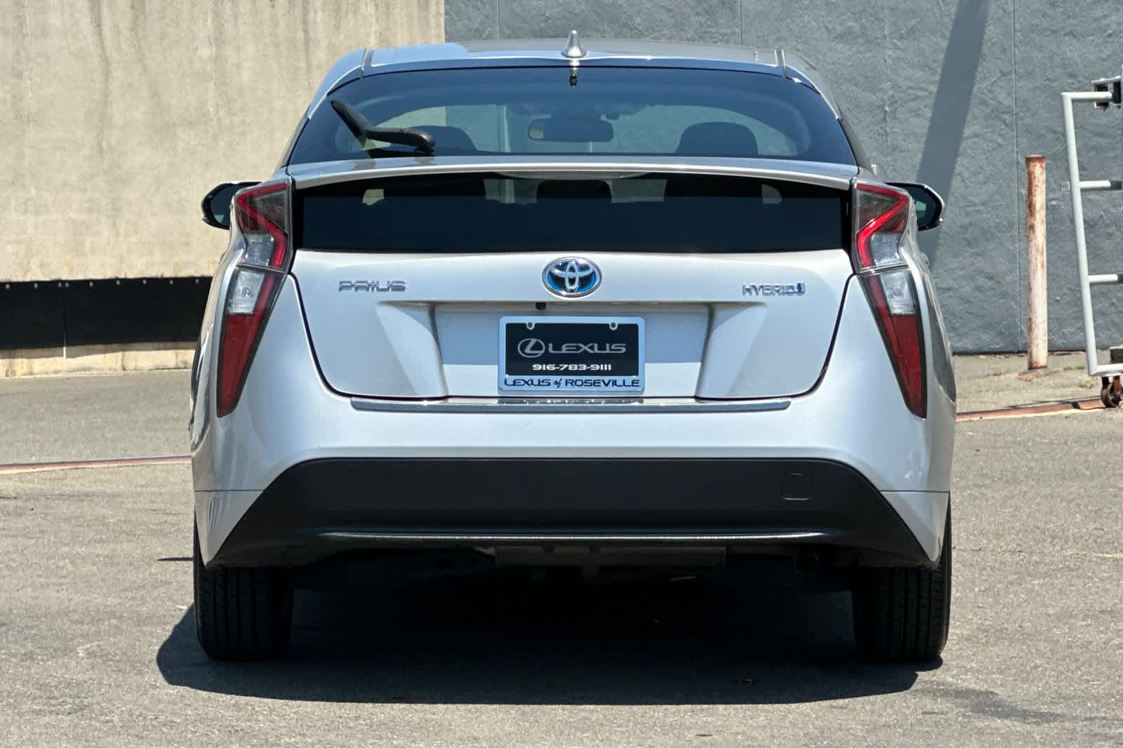 2016 Toyota Prius Three 8
