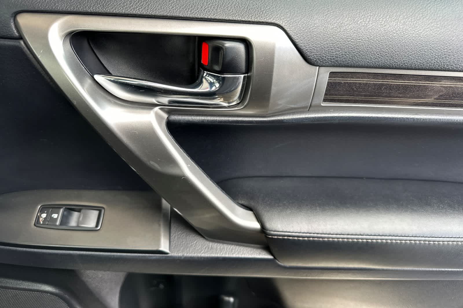 Thumbnail: 2022 Lexus GX - 19