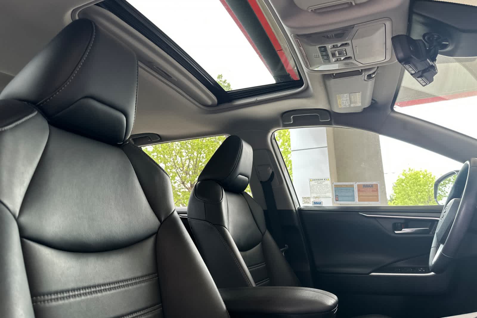 Thumbnail: 2019 Toyota RAV4 - 18