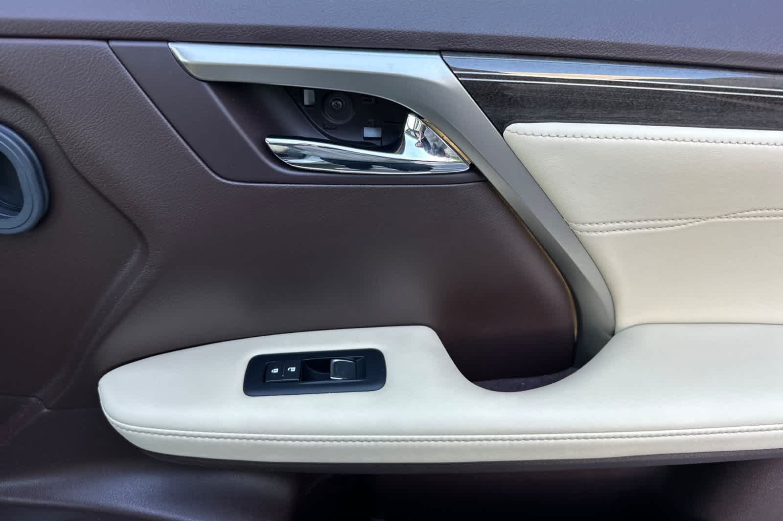 Thumbnail: 2017 Lexus RX - 19