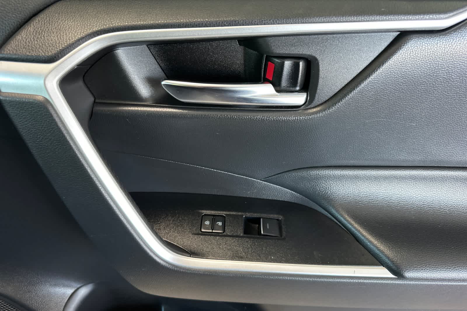 Thumbnail: 2022 Toyota RAV4 - 19