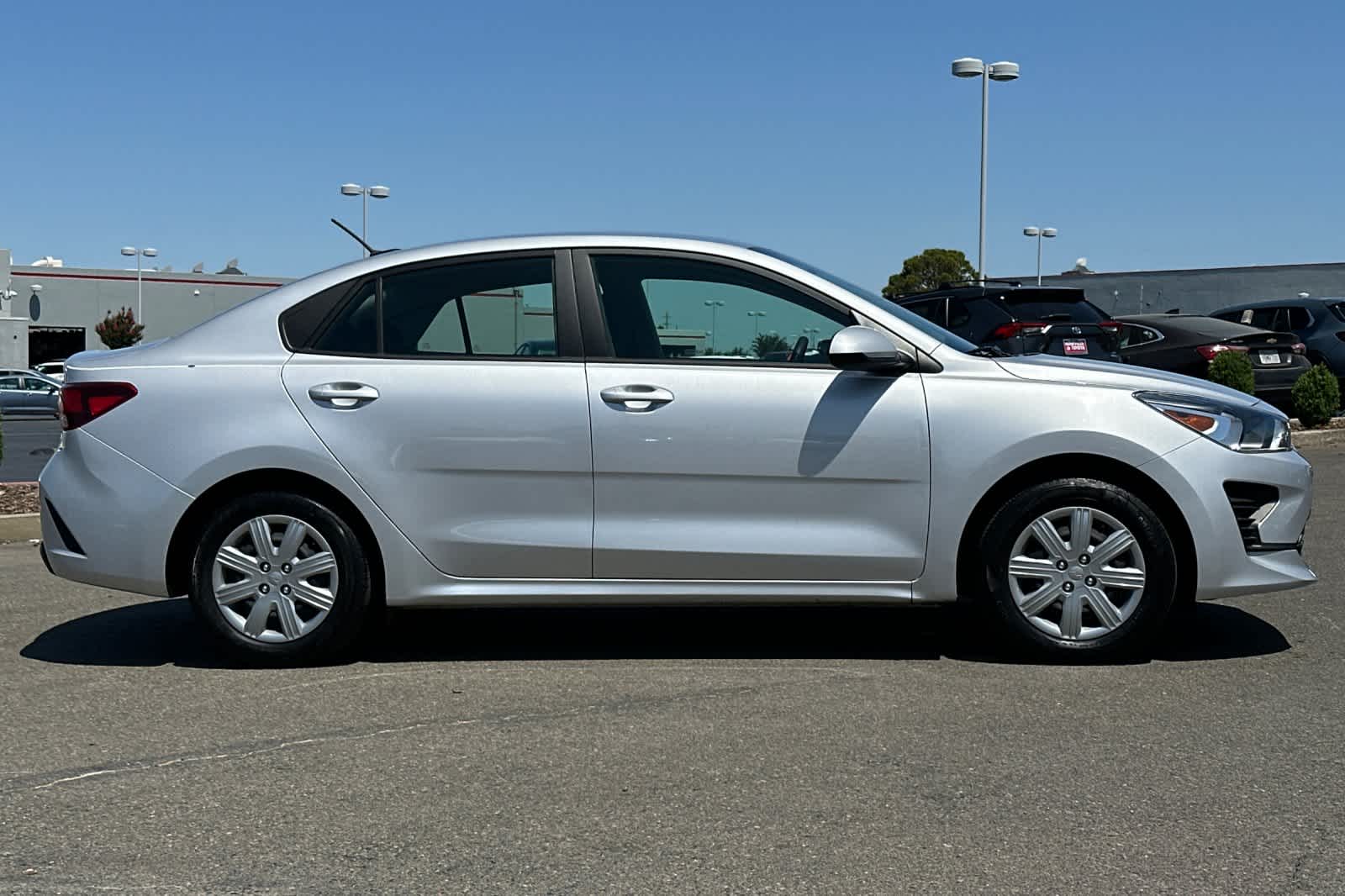 Thumbnail: 2022 Kia Rio - 6
