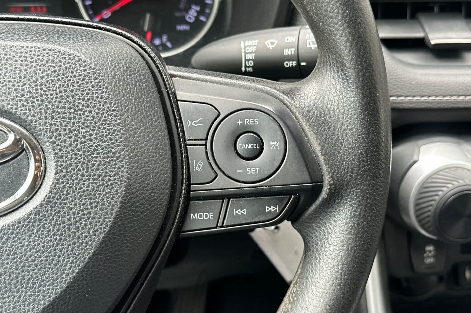Thumbnail: 2019 Toyota RAV4 - 26
