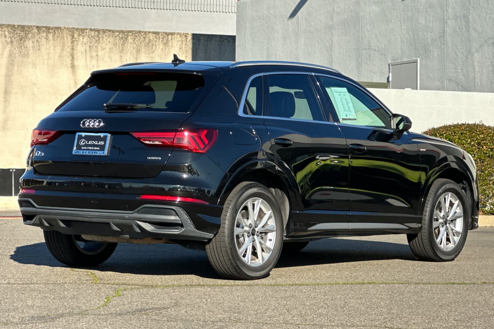Thumbnail: 2023 Audi Q3 - 2