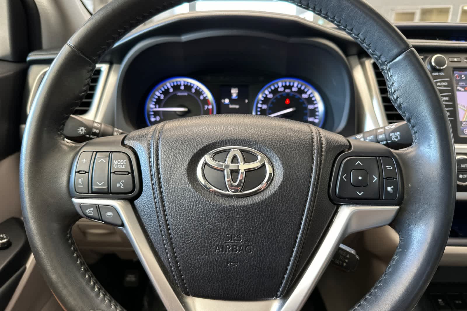 Thumbnail: 2014 Toyota Highlander - 27