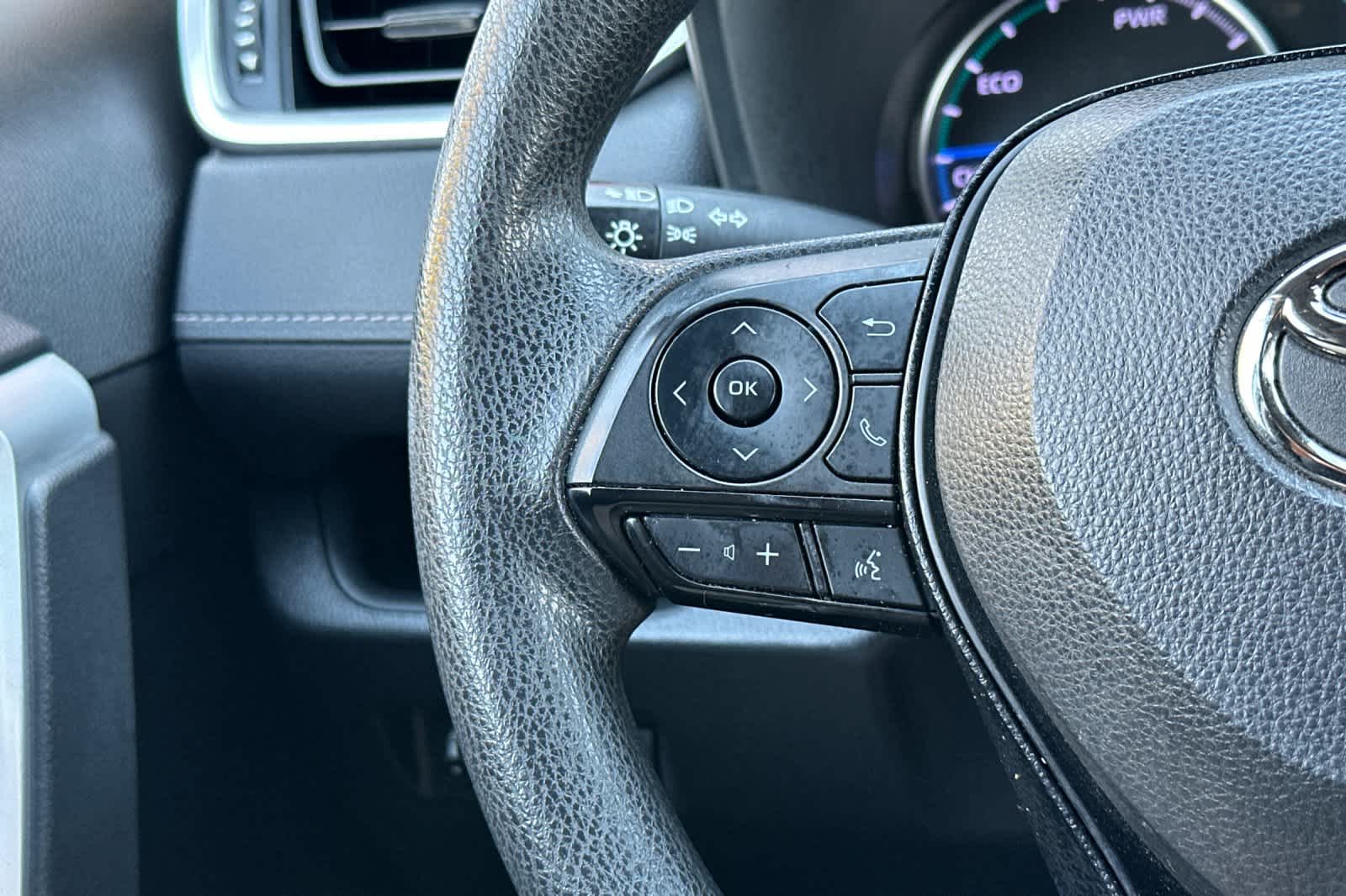 Thumbnail: 2020 Toyota RAV4 - 25