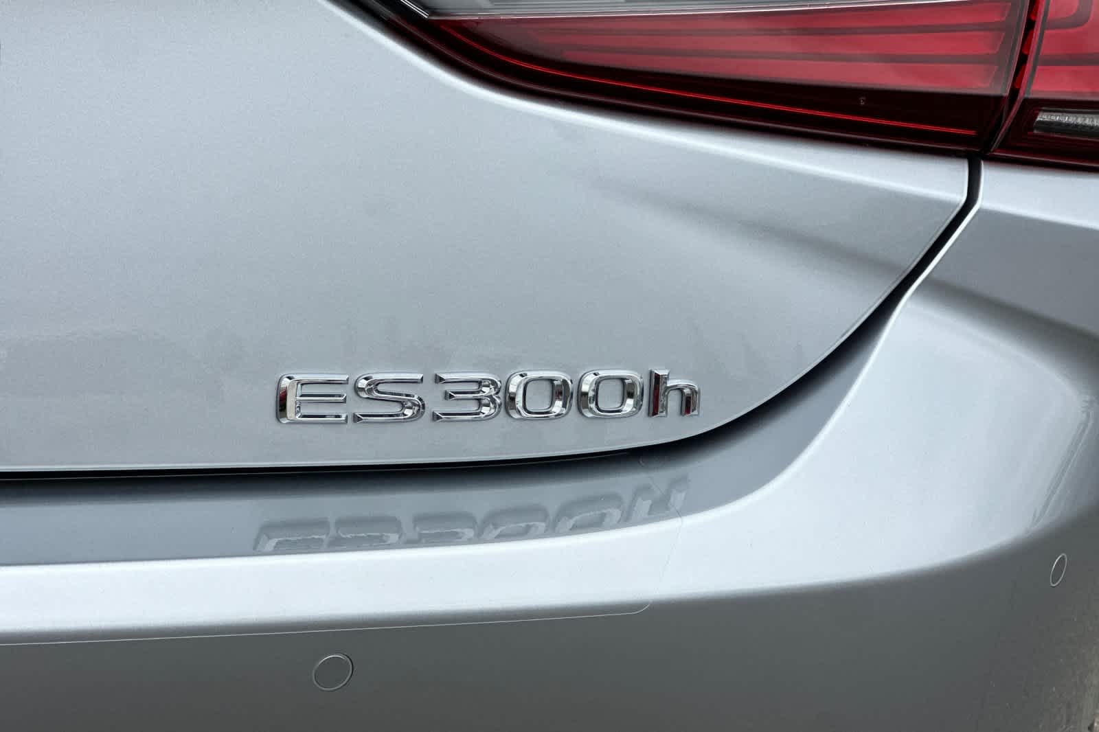 Thumbnail: 2025 Lexus ES - 31