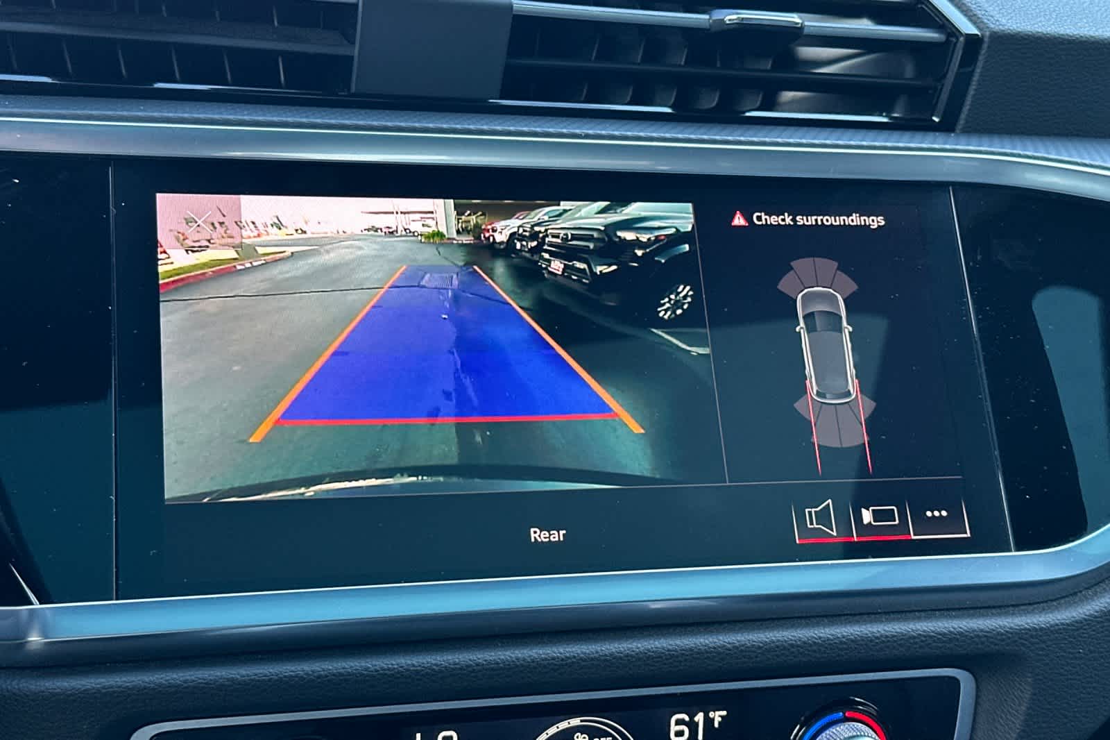 Thumbnail: 2023 Audi Q3 - 21