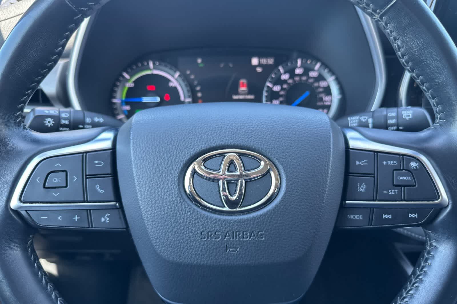 Thumbnail: 2021 Toyota Highlander - 25