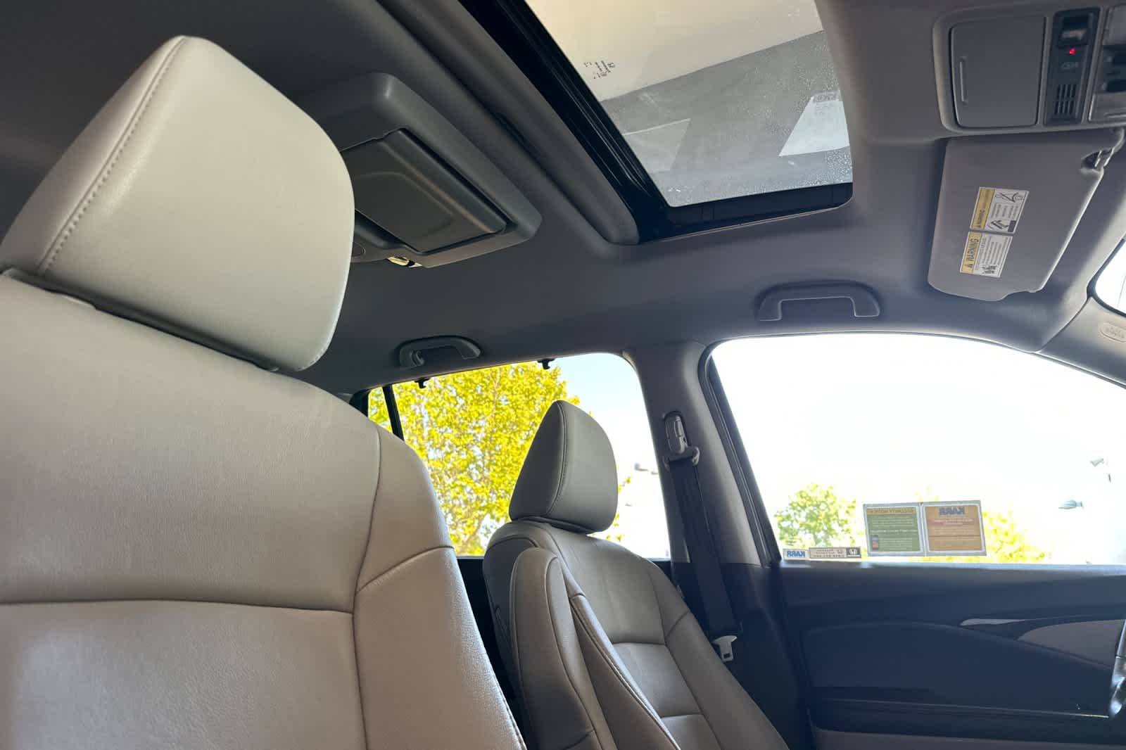 Thumbnail: 2019 Honda Pilot - 20