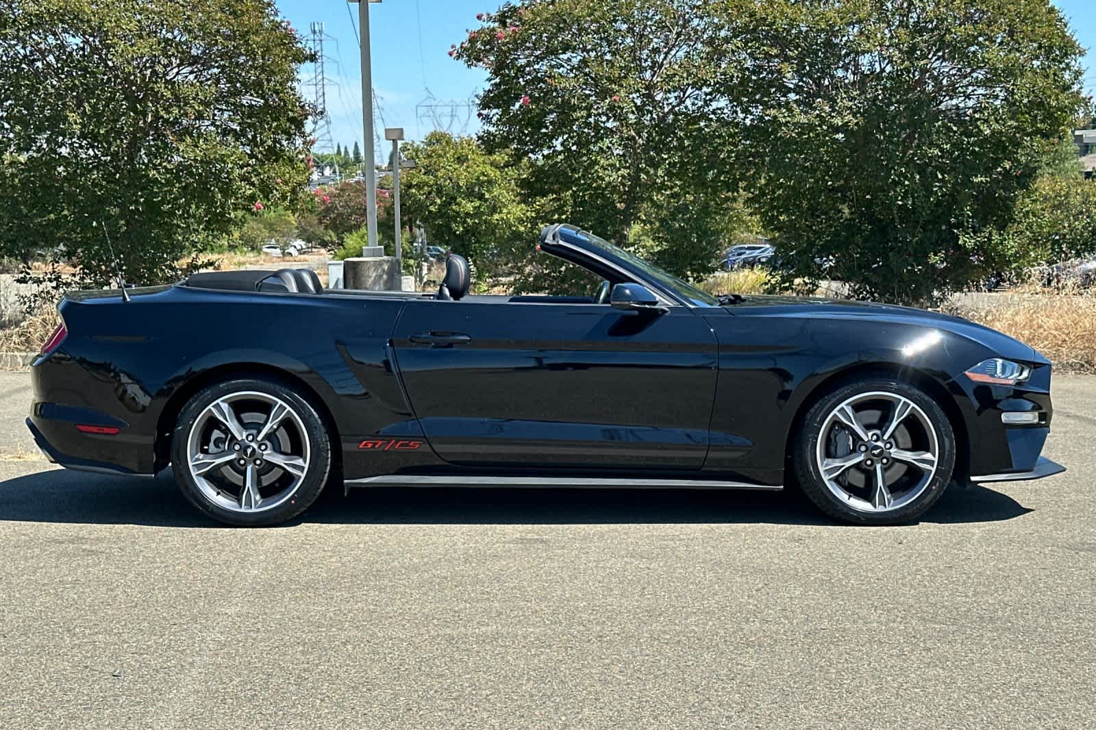 Thumbnail: 2022 Ford Mustang - 8