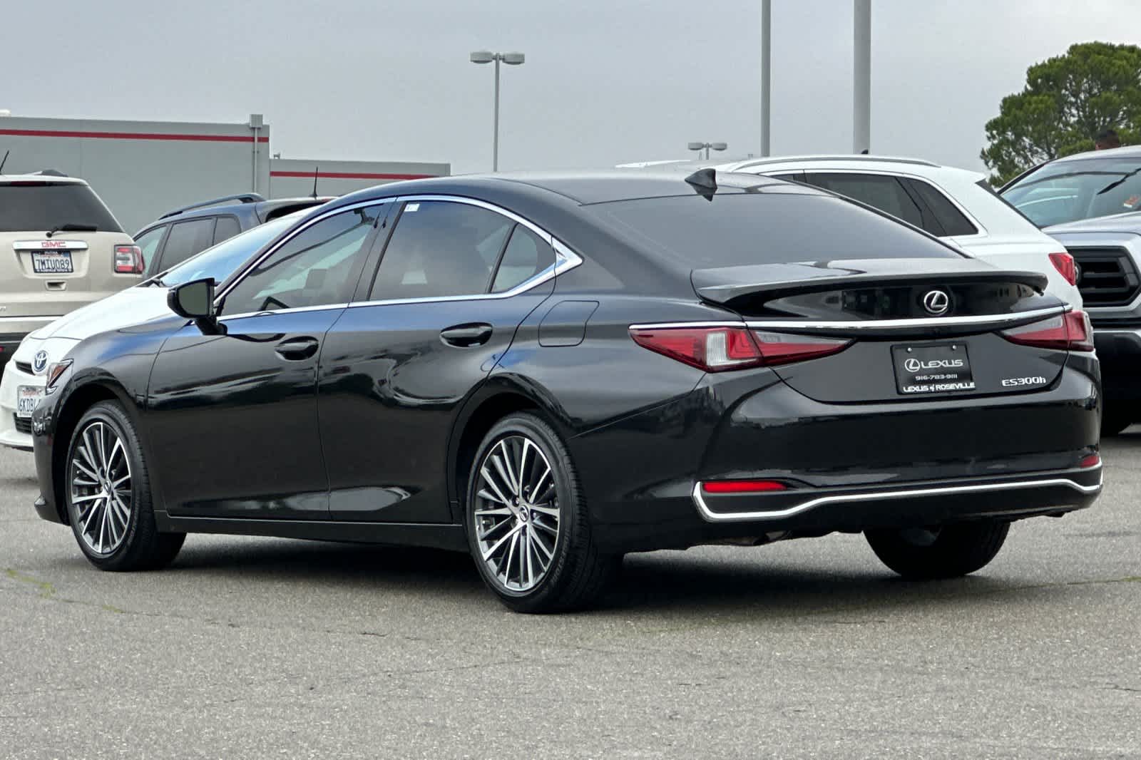 Thumbnail: 2025 Lexus ES - 7