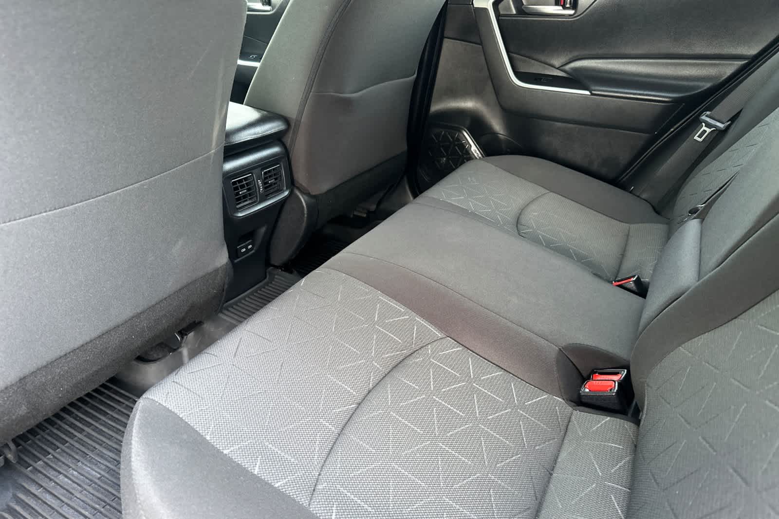 Thumbnail: 2022 Toyota RAV4 - 4