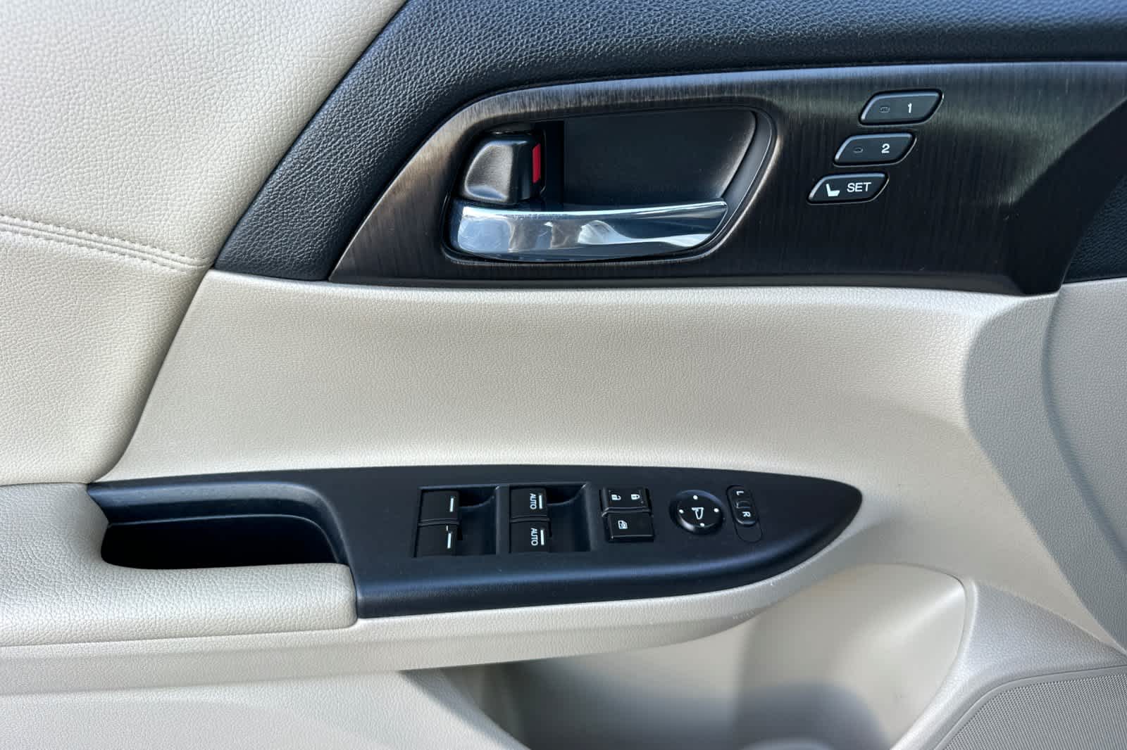 Thumbnail: 2015 Honda Accord - 12