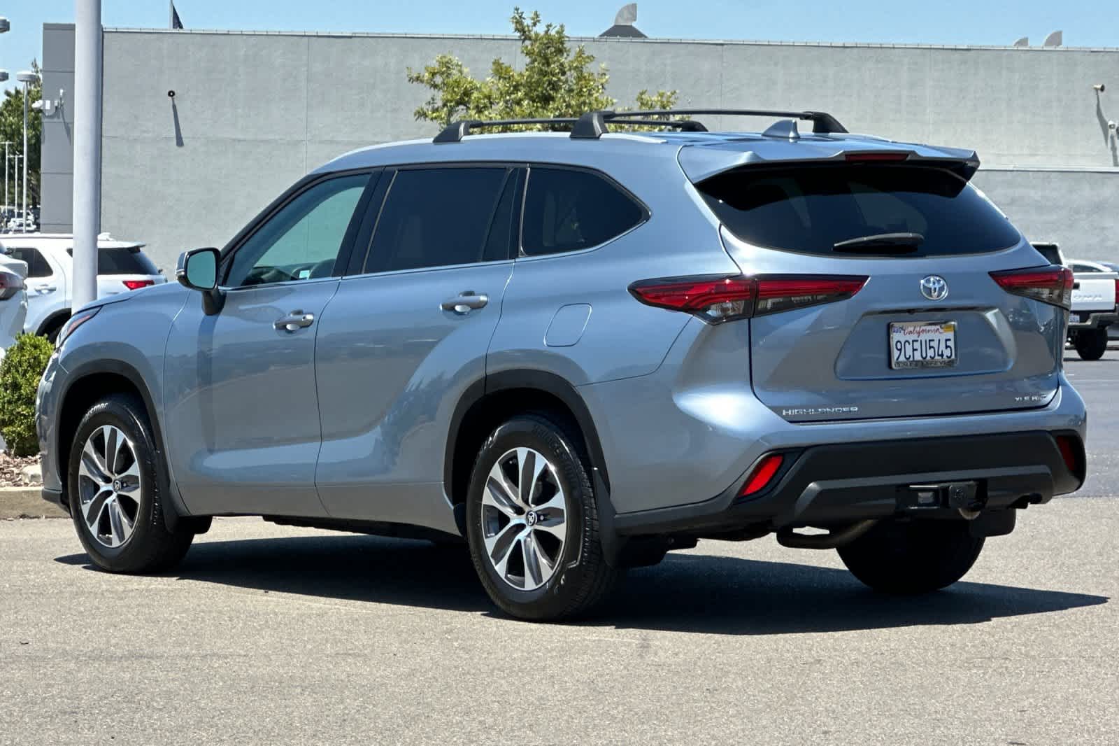 Thumbnail: 2022 Toyota Highlander - 7