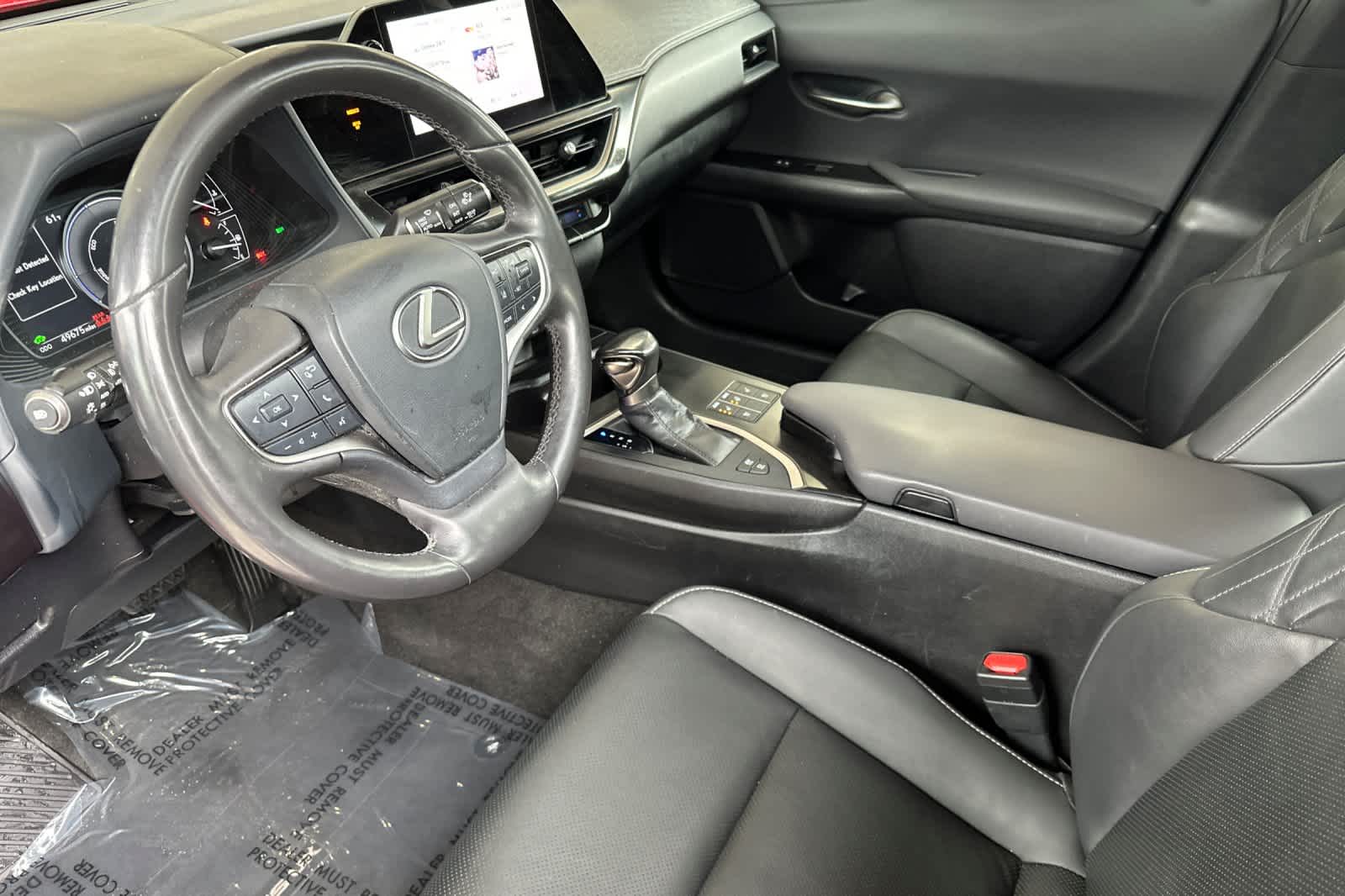Thumbnail: 2023 Lexus UX - 11