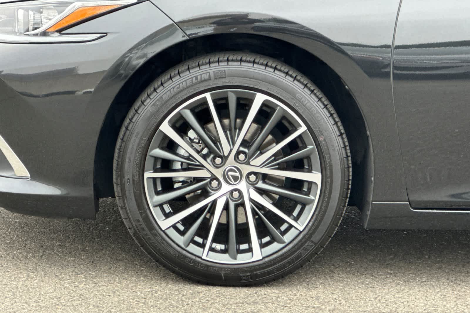 Thumbnail: 2024 Lexus ES - 30