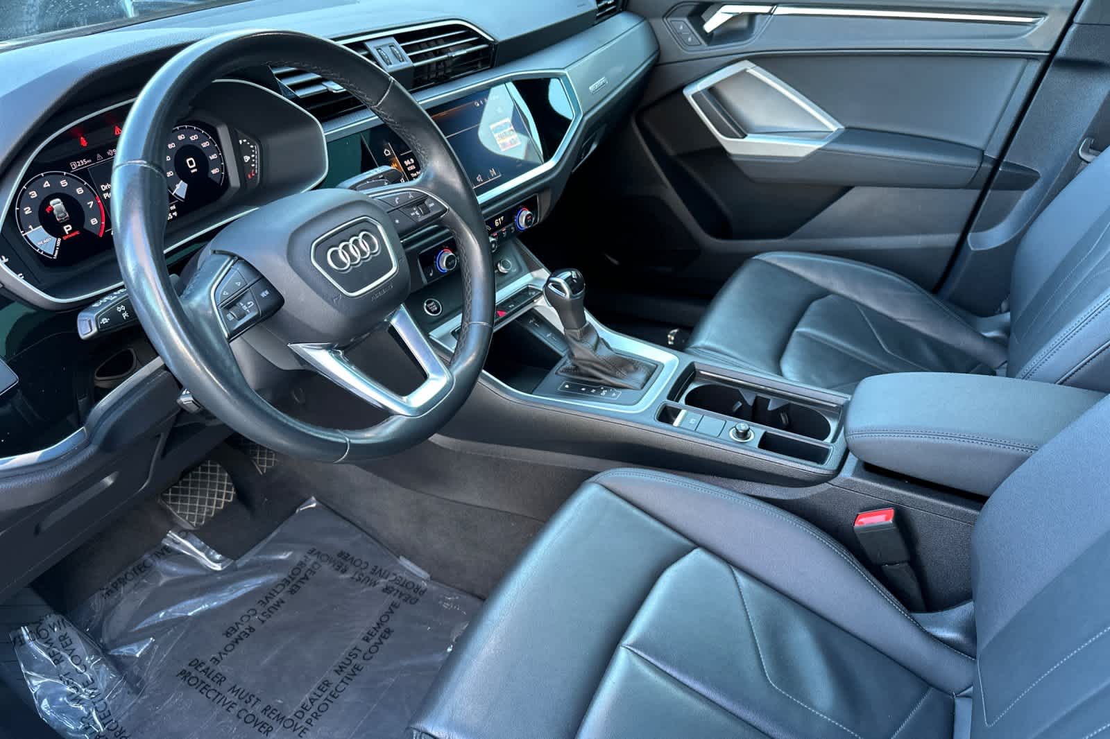 Thumbnail: 2023 Audi Q3 - 11