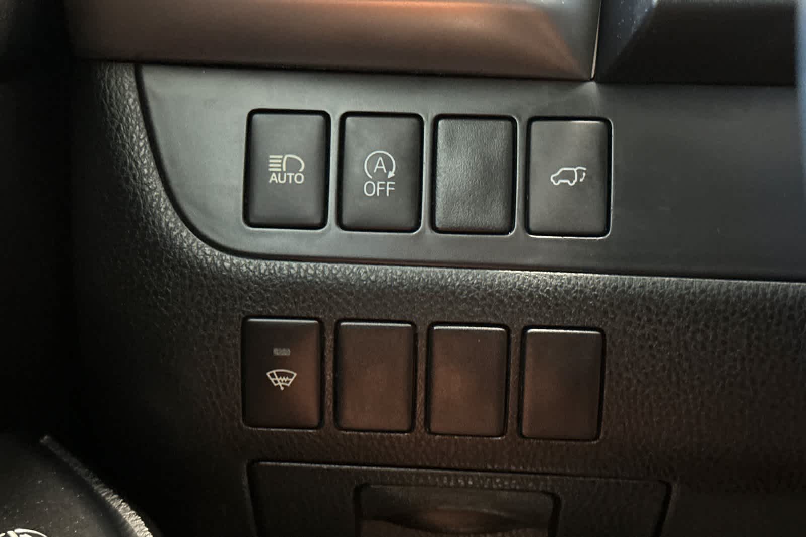 Thumbnail: 2018 Toyota Highlander - 30