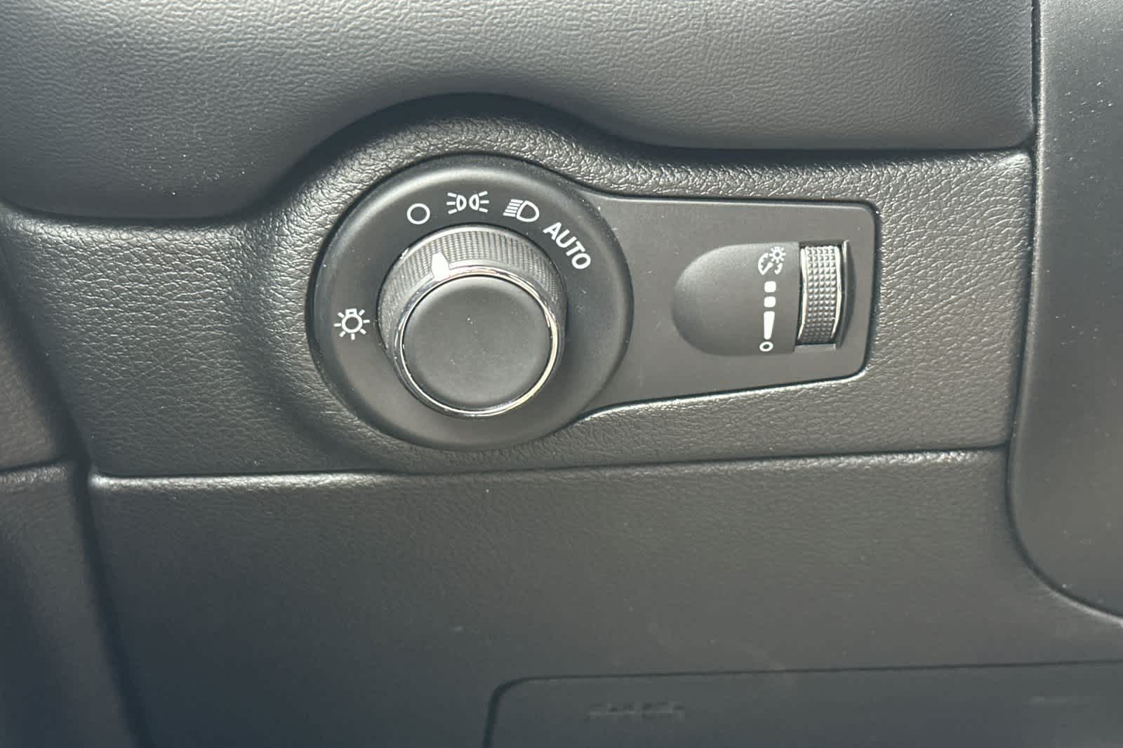 Thumbnail: 2024 Dodge Durango - 32