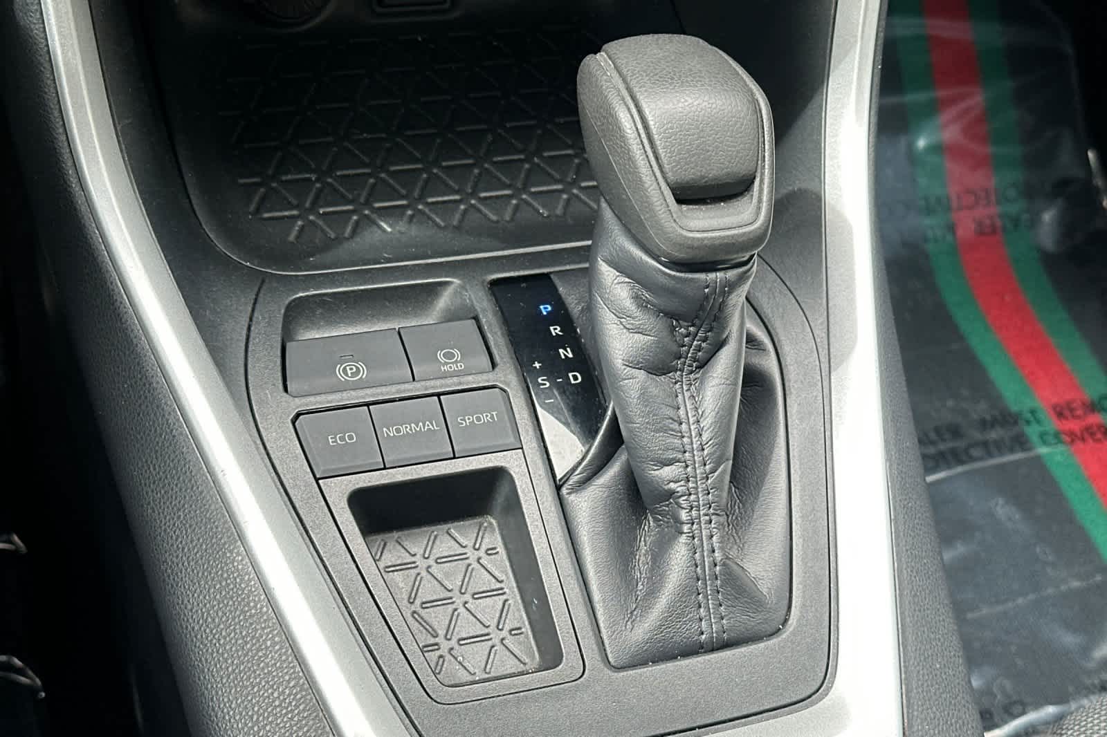 Thumbnail: 2019 Toyota RAV4 - 23