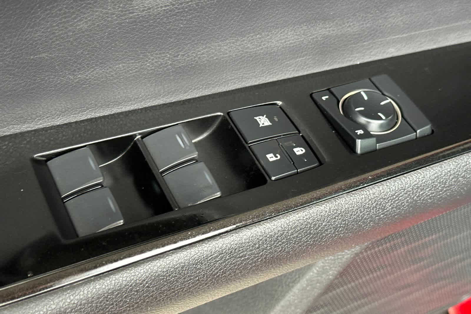 Thumbnail: 2023 Lexus UX - 13