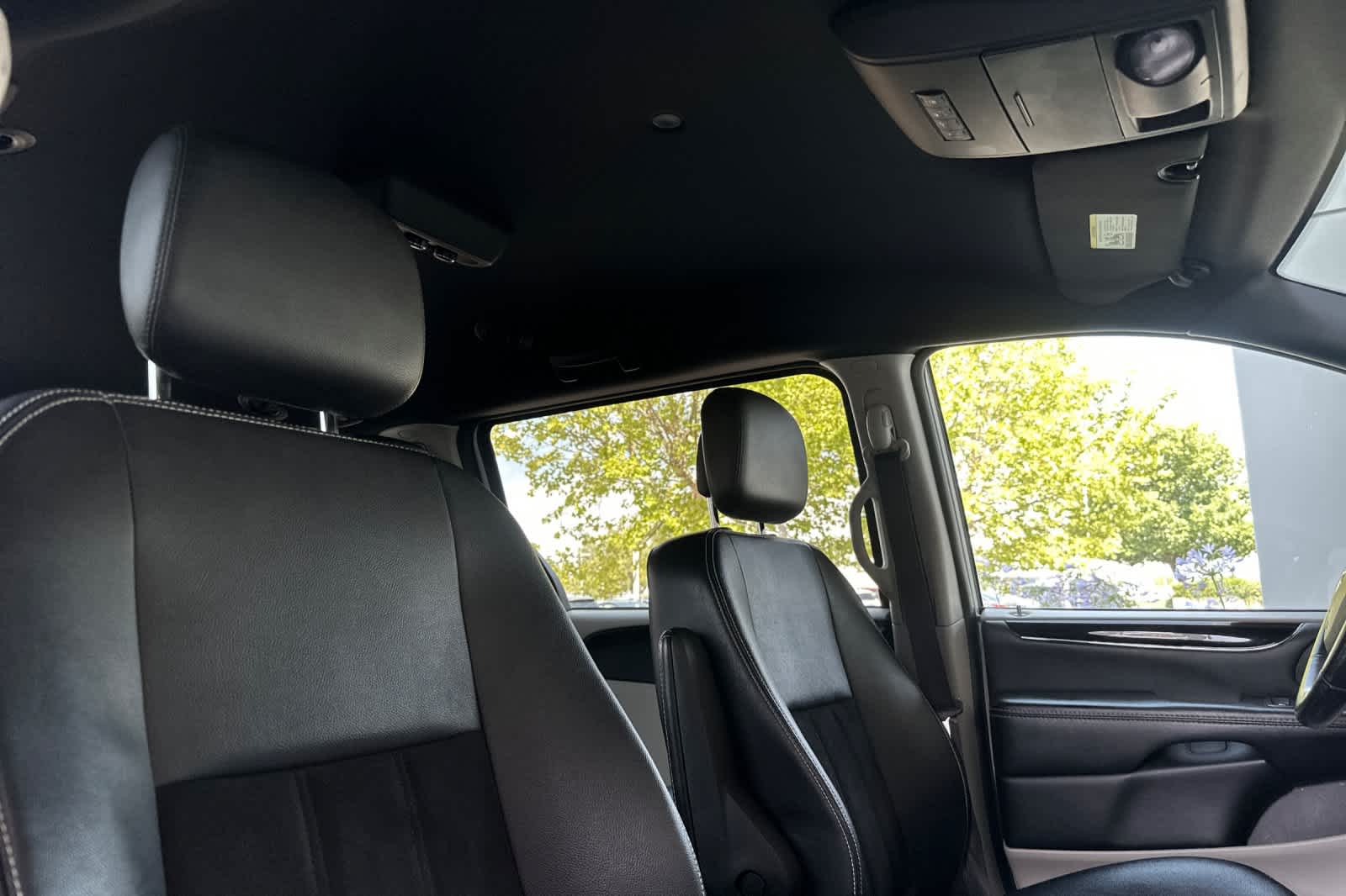 Thumbnail: 2019 Dodge Grand Caravan - 18
