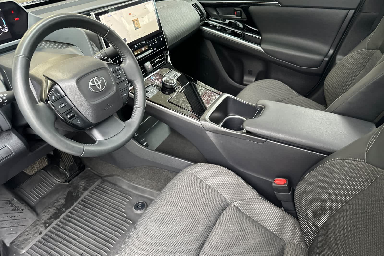 Thumbnail: 2023 Toyota bZ4X - 11