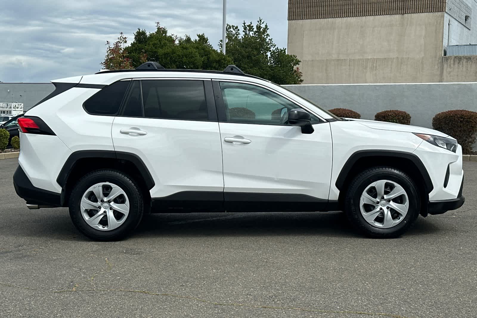 Thumbnail: 2019 Toyota RAV4 - 6
