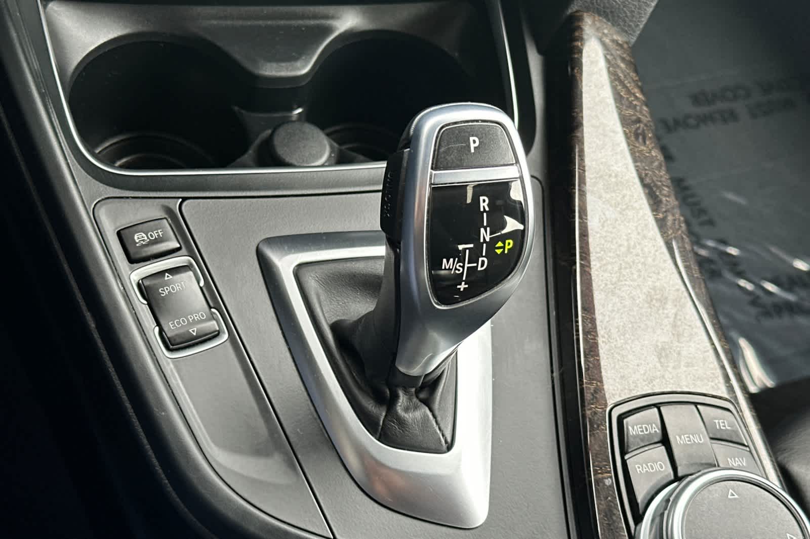 Thumbnail: 2016 BMW 3 Series - 23