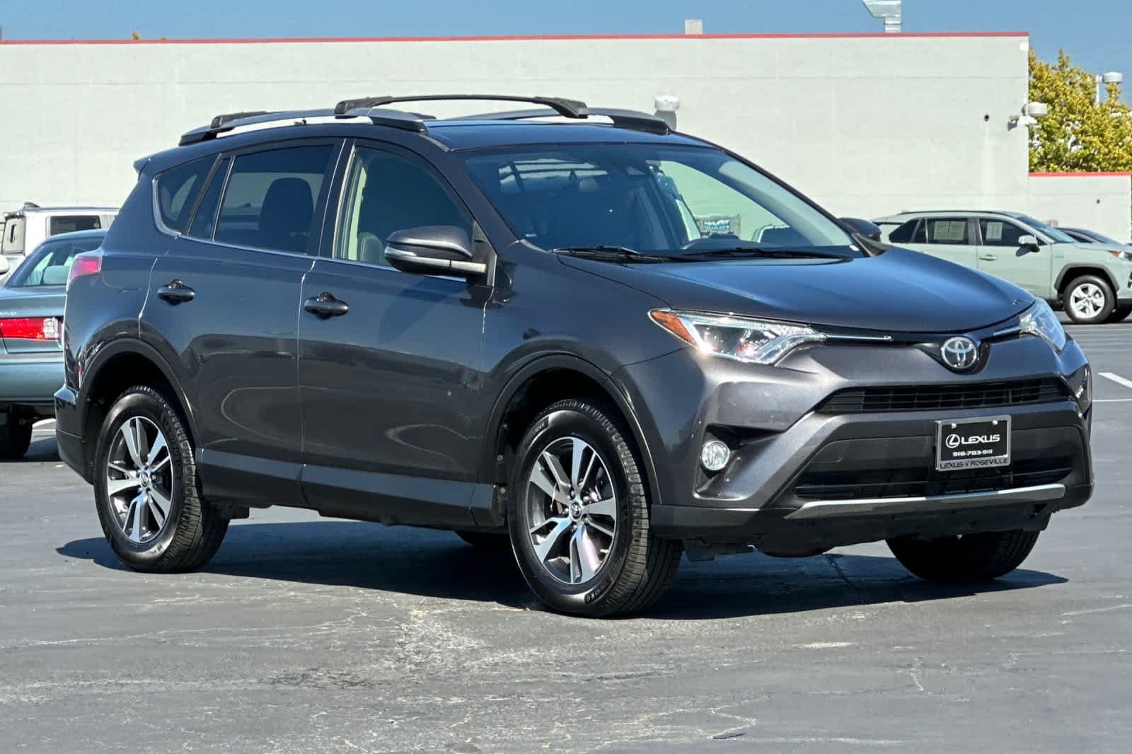 Thumbnail: 2018 Toyota RAV4 - 5