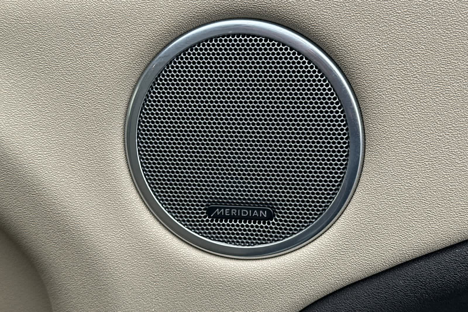 Thumbnail: 2016 Land Rover Range Rover Evoque - 20