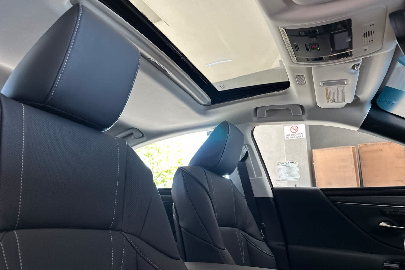 Thumbnail: 2025 Lexus ES - 17