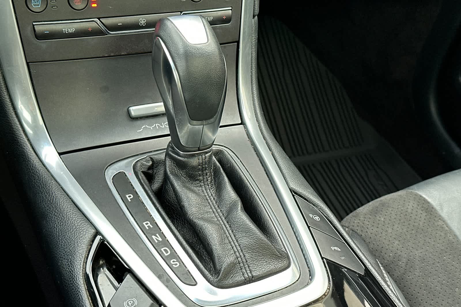 Thumbnail: 2017 Ford Edge - 24